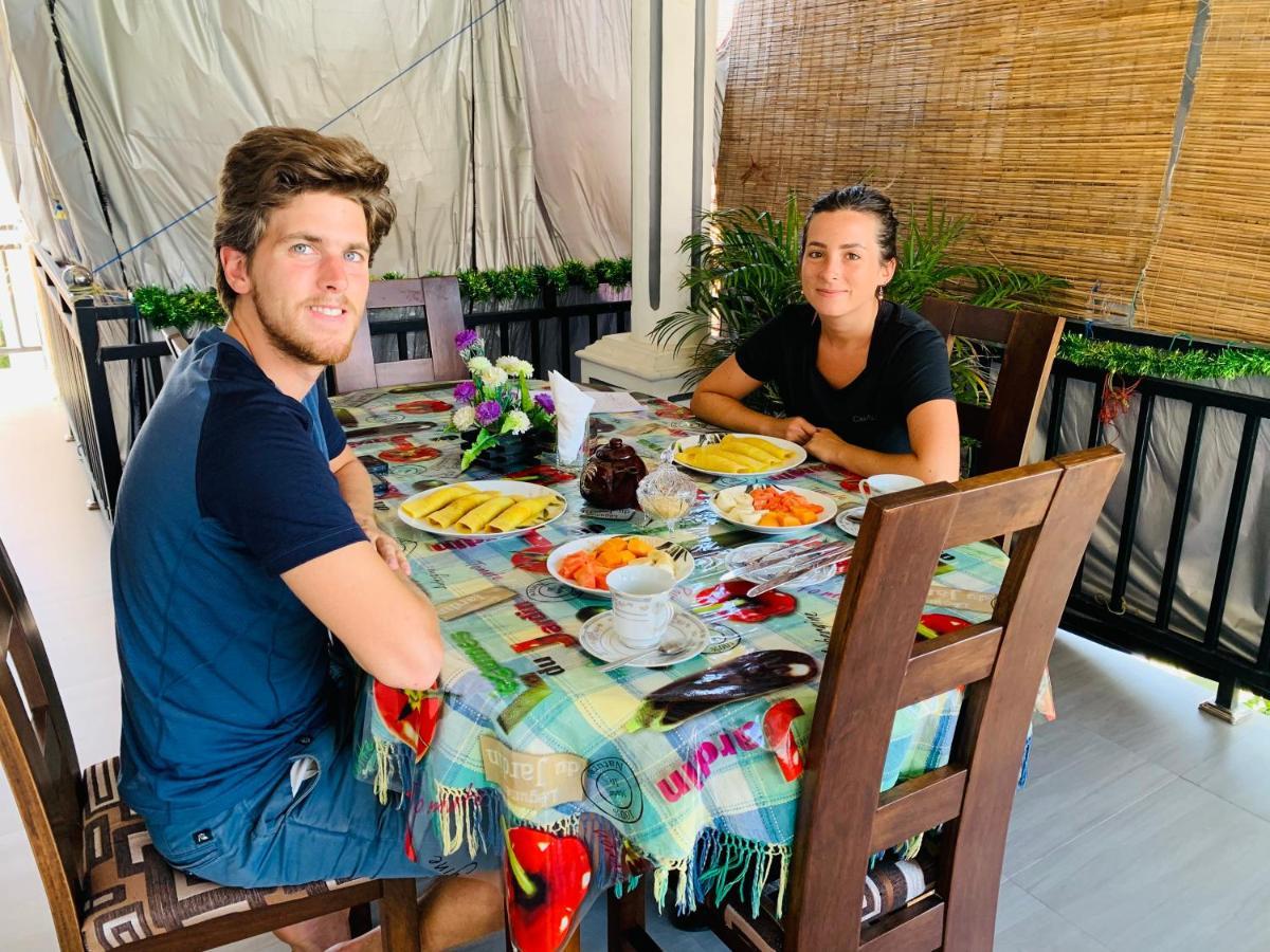 Rodrigo'S Villa & Restaurant เนกอมโบ ภายนอก รูปภาพ