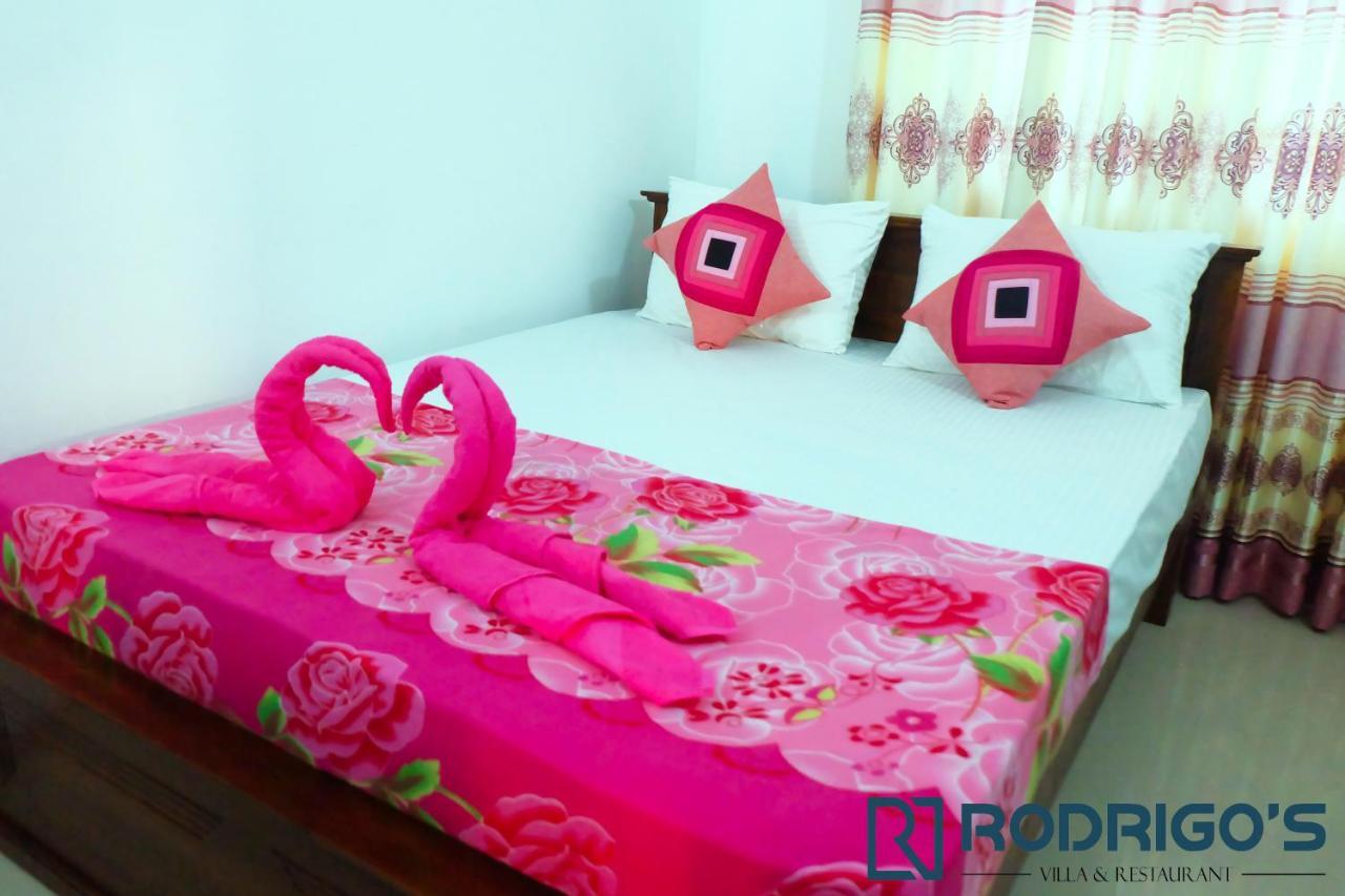 Rodrigo'S Villa & Restaurant เนกอมโบ ภายนอก รูปภาพ